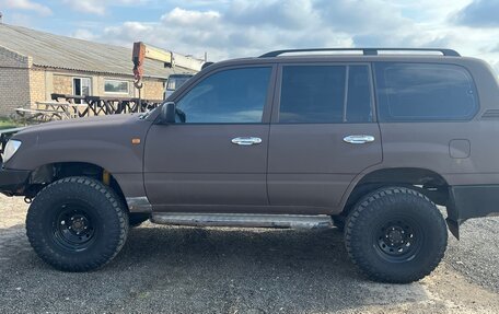 Toyota Land Cruiser 100 рестайлинг 2, 2004 год, 2 750 000 рублей, 4 фотография