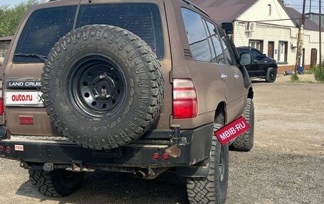 Toyota Land Cruiser 100 рестайлинг 2, 2004 год, 2 750 000 рублей, 6 фотография