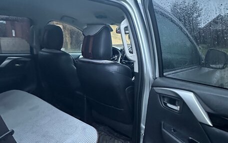 Mitsubishi Pajero Sport III рестайлинг, 2017 год, 2 850 000 рублей, 11 фотография