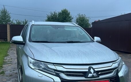 Mitsubishi Pajero Sport III рестайлинг, 2017 год, 2 850 000 рублей, 5 фотография