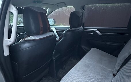 Mitsubishi Pajero Sport III рестайлинг, 2017 год, 2 850 000 рублей, 13 фотография
