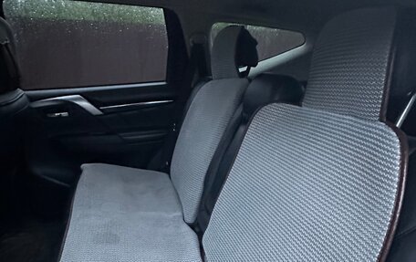 Mitsubishi Pajero Sport III рестайлинг, 2017 год, 2 850 000 рублей, 14 фотография