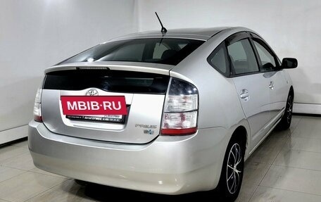 Toyota Prius, 2005 год, 560 000 рублей, 4 фотография