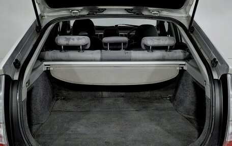 Toyota Prius, 2005 год, 560 000 рублей, 13 фотография