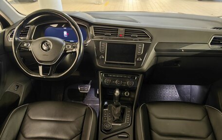 Volkswagen Tiguan II, 2017 год, 2 590 000 рублей, 3 фотография