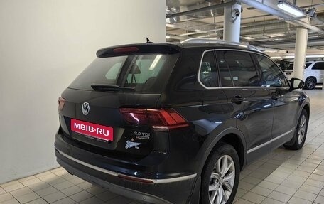 Volkswagen Tiguan II, 2017 год, 2 590 000 рублей, 2 фотография