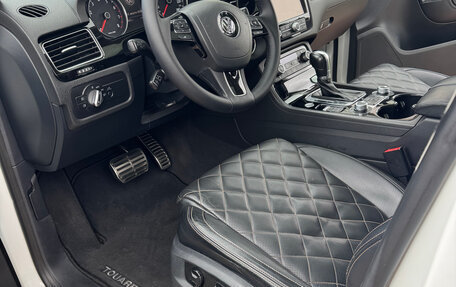 Volkswagen Touareg III, 2017 год, 3 200 000 рублей, 2 фотография