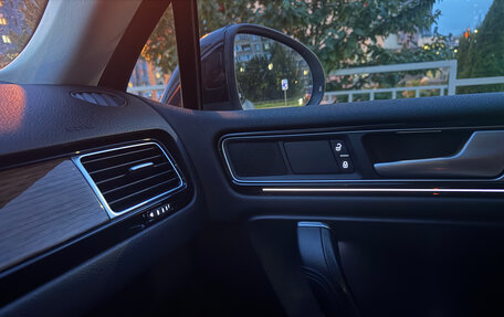 Volkswagen Touareg III, 2017 год, 3 200 000 рублей, 13 фотография