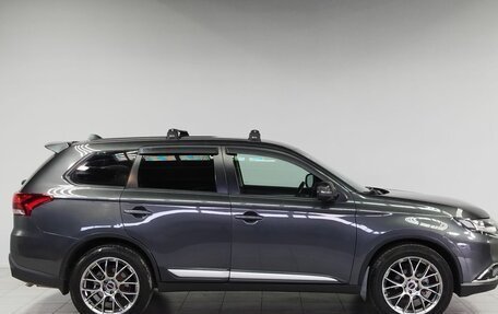 Mitsubishi Outlander III рестайлинг 3, 2016 год, 1 750 000 рублей, 4 фотография
