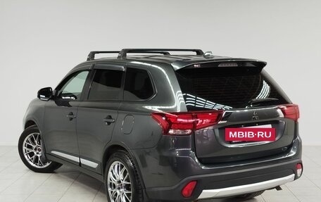 Mitsubishi Outlander III рестайлинг 3, 2016 год, 1 750 000 рублей, 7 фотография
