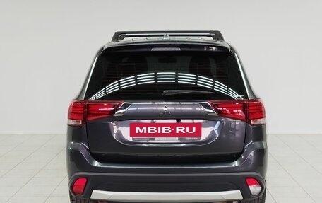 Mitsubishi Outlander III рестайлинг 3, 2016 год, 1 750 000 рублей, 6 фотография