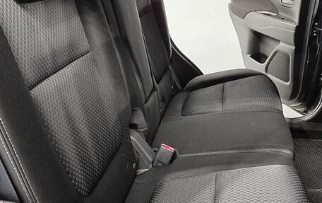 Mitsubishi Outlander III рестайлинг 3, 2016 год, 1 750 000 рублей, 23 фотография