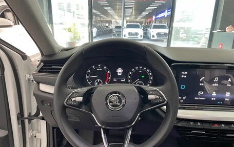 Skoda Octavia IV, 2023 год, 2 700 000 рублей, 8 фотография