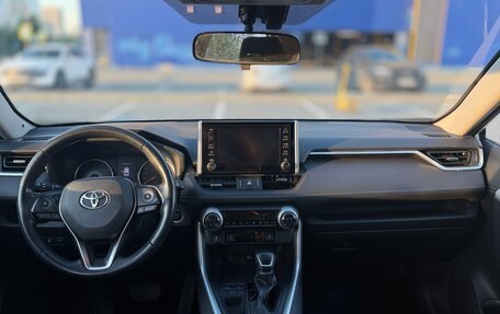 Toyota RAV4, 2020 год, 3 250 000 рублей, 9 фотография