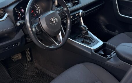 Toyota RAV4, 2020 год, 3 250 000 рублей, 8 фотография