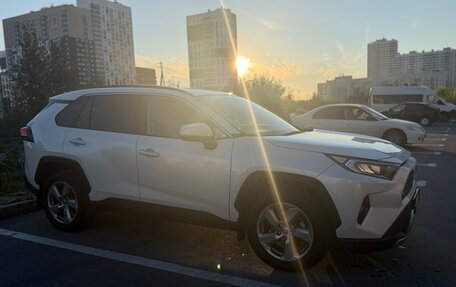 Toyota RAV4, 2020 год, 3 250 000 рублей, 5 фотография