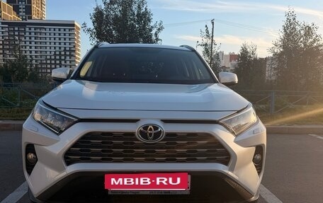 Toyota RAV4, 2020 год, 3 250 000 рублей, 2 фотография