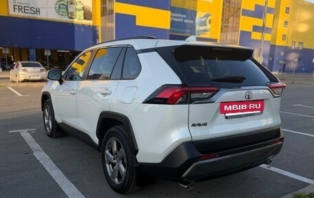 Toyota RAV4, 2020 год, 3 250 000 рублей, 6 фотография