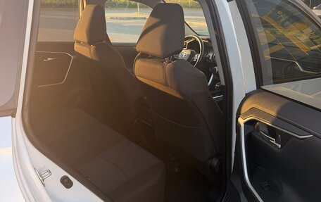 Toyota RAV4, 2020 год, 3 250 000 рублей, 23 фотография