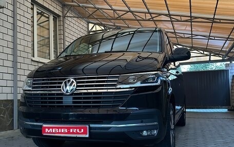 Volkswagen Caravelle T6 рестайлинг, 2020 год, 6 100 000 рублей, 1 фотография