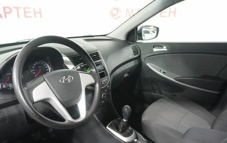 Hyundai Solaris II рестайлинг, 2012 год, 892 000 рублей, 9 фотография