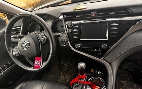 Toyota Camry, 2019 год, 800 000 рублей, 9 фотография