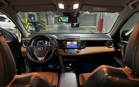 Toyota RAV4, 2017 год, 3 100 000 рублей, 9 фотография