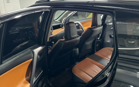Toyota RAV4, 2017 год, 3 100 000 рублей, 14 фотография