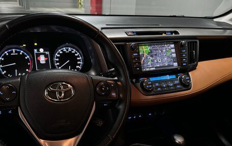 Toyota RAV4, 2017 год, 3 100 000 рублей, 15 фотография