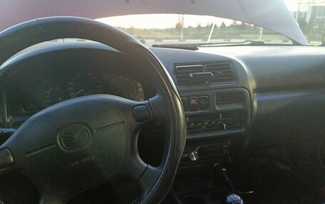 Mazda 323, 1998 год, 185 000 рублей, 9 фотография
