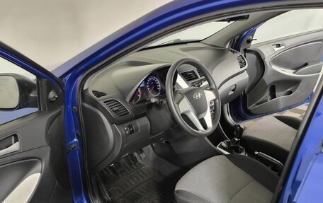 Hyundai Solaris II рестайлинг, 2011 год, 830 000 рублей, 8 фотография