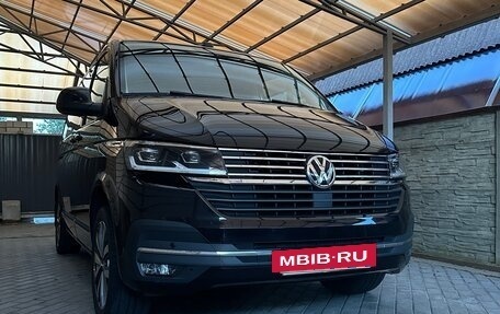 Volkswagen Caravelle T6 рестайлинг, 2020 год, 6 100 000 рублей, 2 фотография