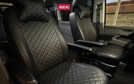 Volkswagen Caravelle T6 рестайлинг, 2020 год, 6 100 000 рублей, 18 фотография