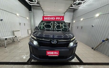 Toyota Voxy III, 2016 год, 1 790 000 рублей, 2 фотография
