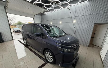 Toyota Voxy III, 2016 год, 1 790 000 рублей, 13 фотография