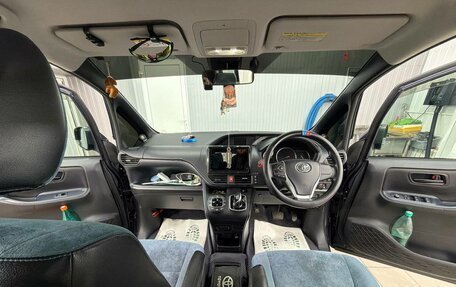 Toyota Voxy III, 2016 год, 1 790 000 рублей, 21 фотография