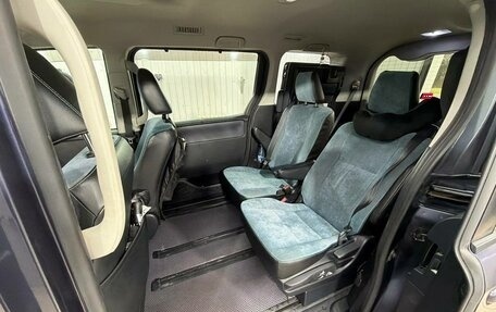 Toyota Voxy III, 2016 год, 1 790 000 рублей, 18 фотография