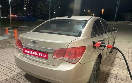 Chevrolet Cruze II, 2011 год, 700 000 рублей, 2 фотография