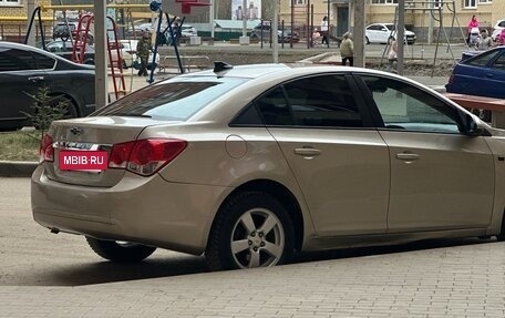 Chevrolet Cruze II, 2011 год, 700 000 рублей, 6 фотография