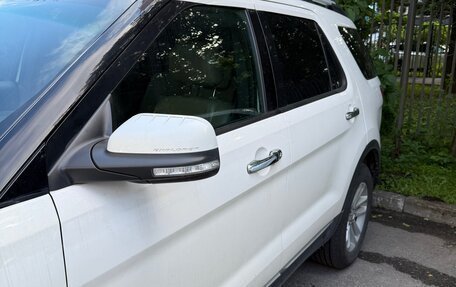 Ford Explorer VI, 2011 год, 1 220 000 рублей, 2 фотография