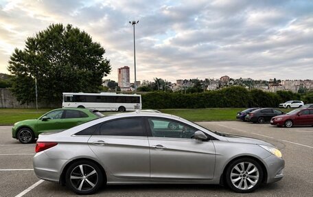Hyundai Sonata VI, 2010 год, 750 000 рублей, 3 фотография