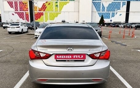Hyundai Sonata VI, 2010 год, 750 000 рублей, 4 фотография