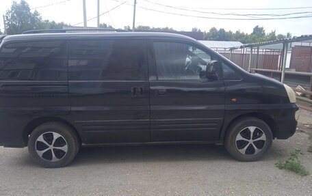 Hyundai H-1 II рестайлинг, 2004 год, 398 000 рублей, 2 фотография
