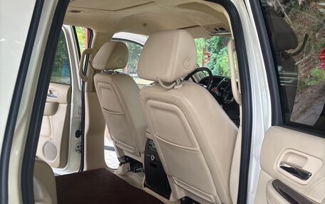 Cadillac Escalade III, 2008 год, 1 950 000 рублей, 8 фотография