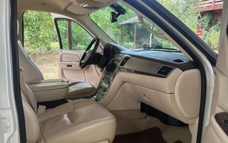 Cadillac Escalade III, 2008 год, 1 950 000 рублей, 10 фотография