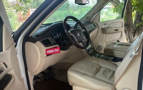 Cadillac Escalade III, 2008 год, 1 950 000 рублей, 11 фотография