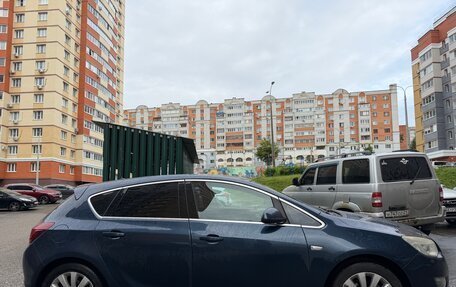 Opel Astra J, 2011 год, 610 000 рублей, 2 фотография