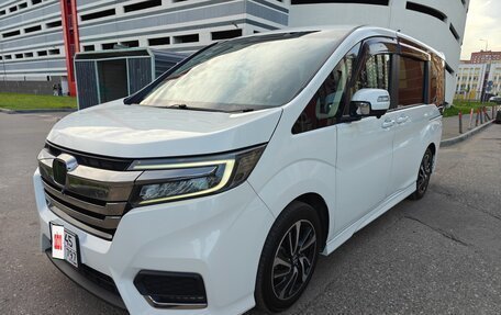 Honda Stepwgn IV, 2021 год, 2 850 000 рублей, 2 фотография