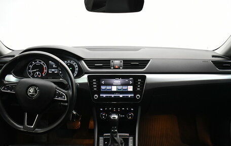 Skoda Superb III рестайлинг, 2018 год, 2 100 000 рублей, 5 фотография