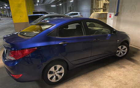 Hyundai Solaris II рестайлинг, 2015 год, 1 000 000 рублей, 3 фотография